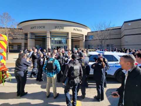 Məktəbdə atışma: yaralılar var