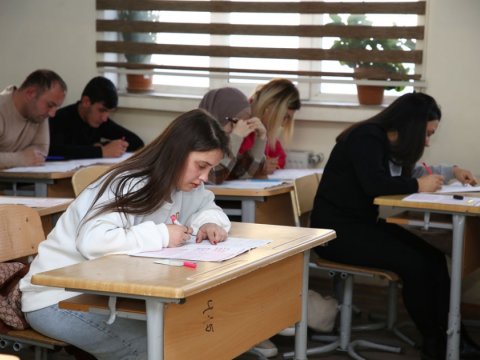 Eksternat imtahanlarına 6 minə yaxın şəxs qeydiyyatdan keçib