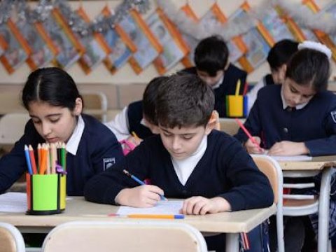 “Heç kəs şagirdin niyə oxumadığı ilə maraqlanmır, təkcə nəticəyə fokuslanırlar”