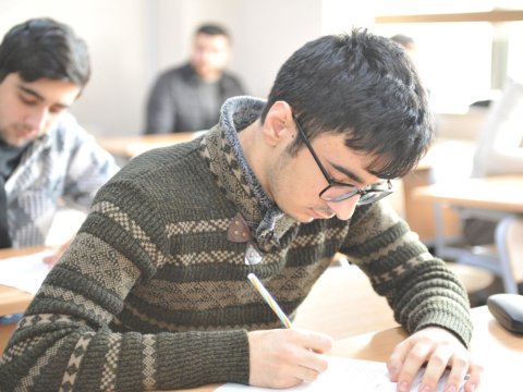 Magistratura sınaq imtahanında maksimum bal toplayan varmı? - RƏSMİ