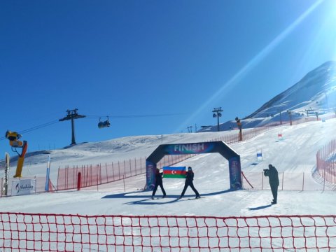 Uşaqlar arasında həvəskar xizək yarışı üzrə Heydər Əliyev Kuboku start götürülüb