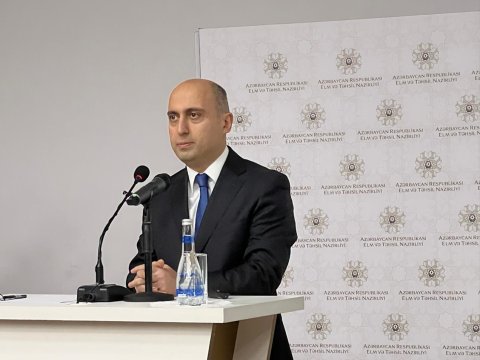 Azərbaycan ədəbiyyatı fənnini rus bölməsində ana dilində tədris etməyə hazırlaşırıq