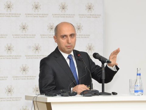 "Əvvəl deyirdilər sertifikatlaşdırmanı niyə edirsiz, indi deyirlər niyə gec edirsiz" – Nazir