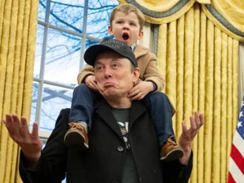 4 yaşlı oğlunu Ağ Evə apardı, günün ulduzuna çevrildi&nbsp;- Fotolar