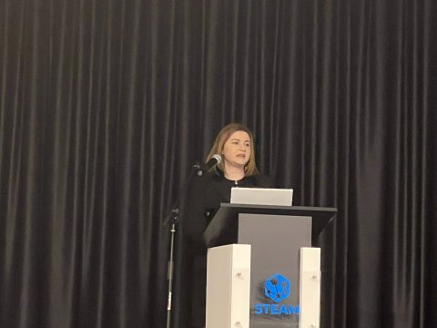 Elm və təhsil müəssisələri ilə istehsalat qurumları arasında əlaqələr zəifdir