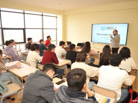 Universitetlərdə dərslər&nbsp;BAŞLADI