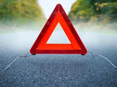 Avtomobil traktorla toqquşub, iki yaşlı uşaq ölüb