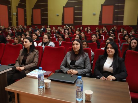 Naxçıvanda məktəb psixoloqları üçün təlim keçirilib