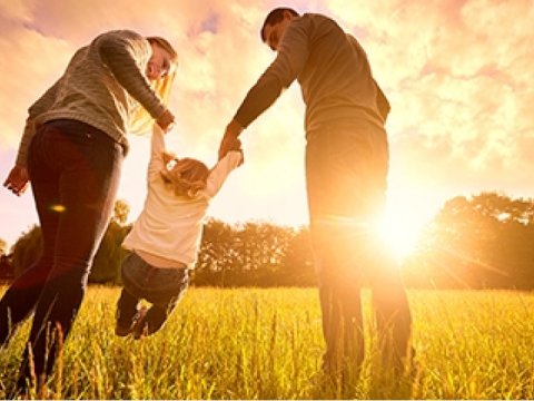 "Uşaqlar anadan sevgi və şəfqət, atadan isə güvən hissi almalıdırlar"