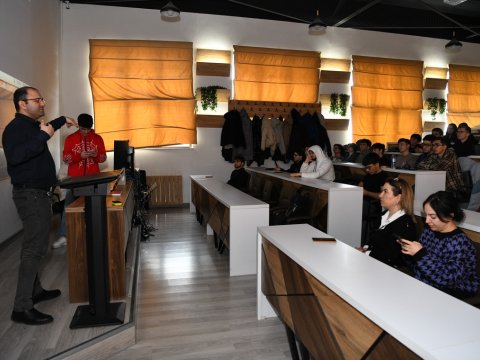 ADNSU-nun&nbsp;tələbələrinə kibertəhlükəsizlik mövzusunda təlim keçirilib