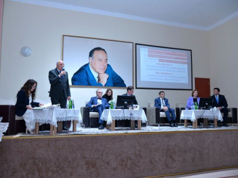 Bakıda ümumtəhsil məktəblərinin inkişafındakı&nbsp;problemlər müzakirə olunub