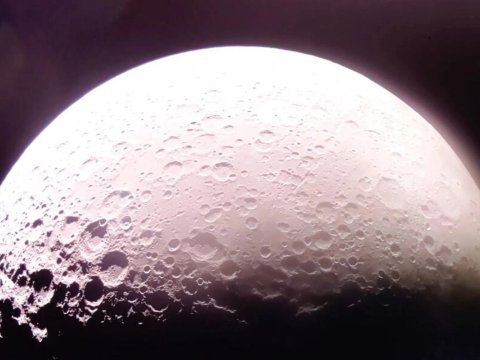 ABŞ-nin kosmik gəmisi Aya eniş etdi