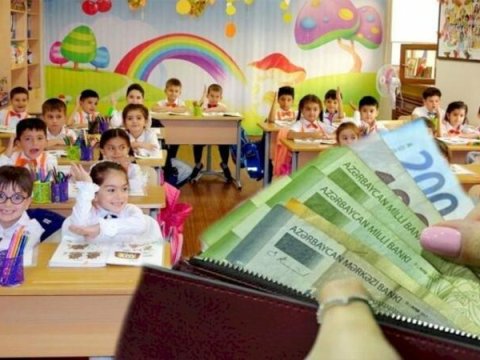 "Müəllimə ən yaxşı halda gül hədiyyə etmək olar"