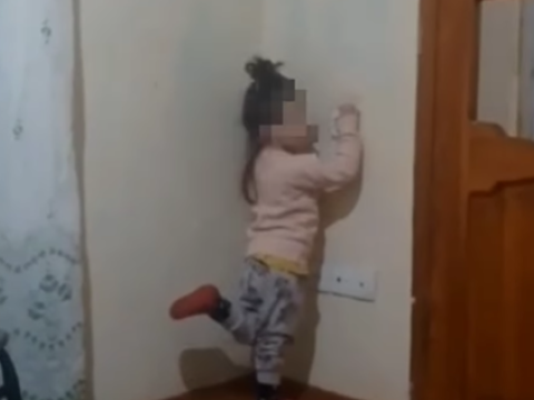 Övladını naqillə döyən qadın tapıldı&nbsp;