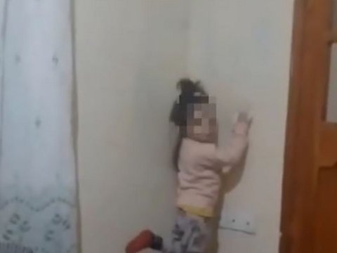 Anasının işgəncə verdiyi azyaşlı onun əlindən alınıb