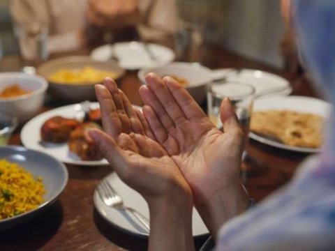 Oxuyan və işləyənlər necə oruc tutmalıdır? - İlahiyyatçıdan AÇIQLAMA