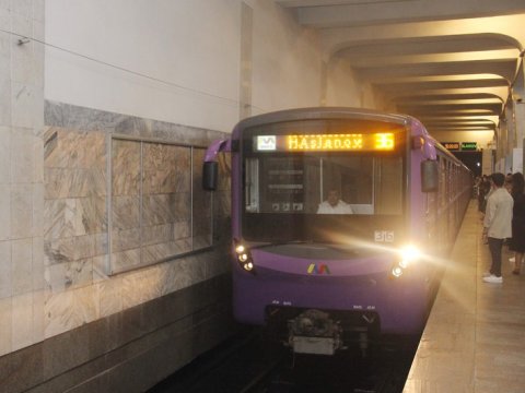 Bakı metrosunda qatarların hərəkəti ləngiyib