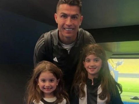 Ronaldu Terimin nəvələrinin xəyallarını gerçəkləşdirdi