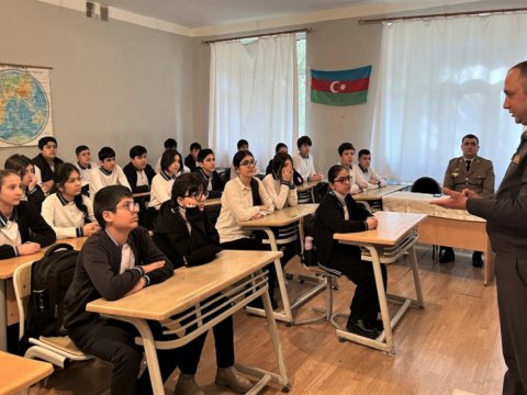 FHN orta məktəblərdə maarifləndirmə tədbirləri keçirilib