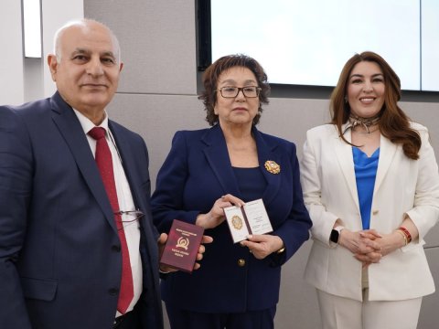 Məleykə Abbaszadəyə “Vətənin Şərəfi” Ordeni təqdim olunub