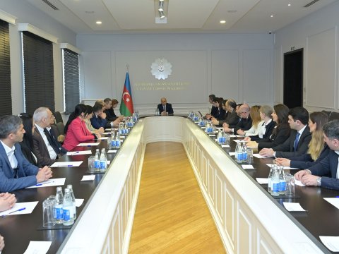 Nazir alimlərlə elmin inkişafını müzakirə etdi