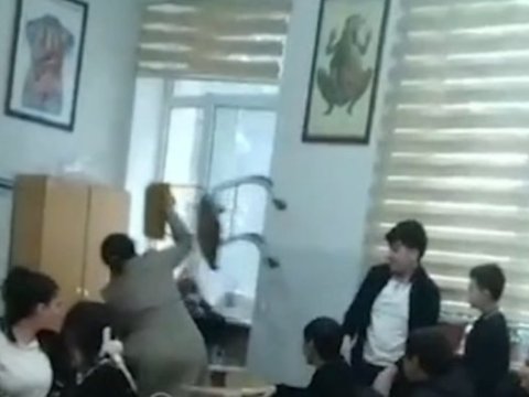 Lənkəranda direktor şagirdi döyüb - İzahatları alındı