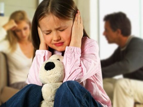 "Ailə münaqişələri uşağın təhsilinə mane olur"