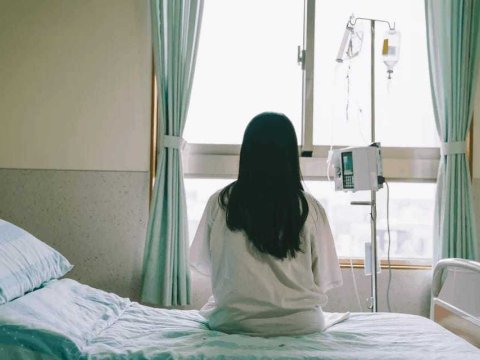 Ağcəbədidə 13 yaşlı qız uşaq dünyaya gətirdi -&nbsp;Ailəsi ondan imtina etdi