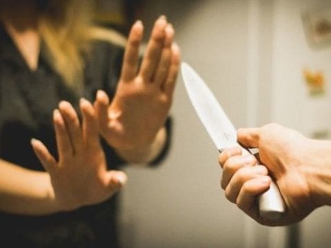 Ata 17 yaşlı qızını bıçaqladı -&nbsp;YENİLƏNDİ