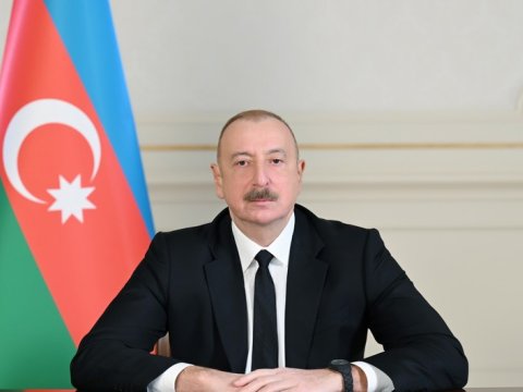 İlham Əliyev Xalq artistini&nbsp;TƏBRİK ETDİ