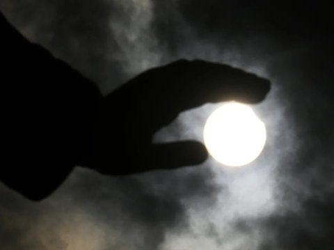 İlin ilk Günəş tutulması&nbsp;FOTOLARDA