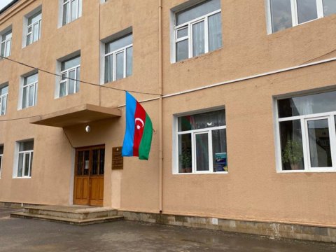 Müəllimləri təhqir edən direktor İŞDƏN ÇIXARILDI 