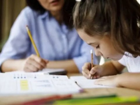 Ağır dərs yükünün gələcək bəlaları - TƏHLİL