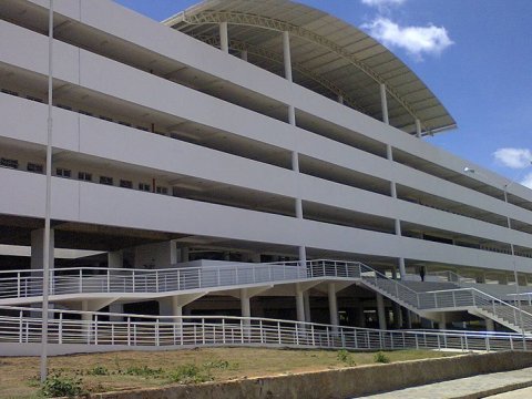 Universitetdə atəş açılıb, ölən və yaralanan var