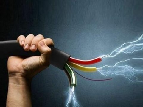 7 yaşlı qız elektrik cərəyanı vurdu - SAĞ QALDI