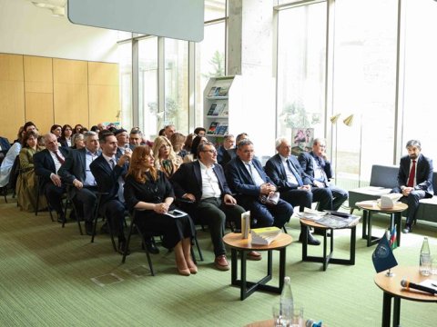 Elm festivalında UNEC-in elmi jurnallarının təqdimatı keçirilib