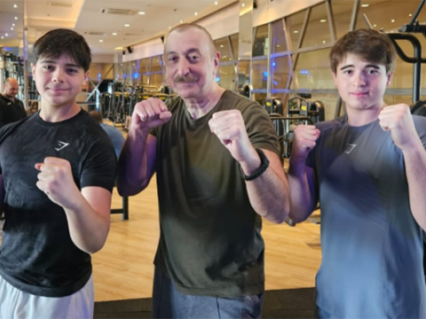 Prezident nəvələri ilə idman zalında - FOTOLAR