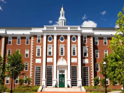 Harvard Universitetinin 2,7 milyon dollarlıq qrantı ləğv edilib