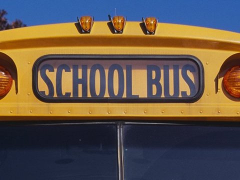 Məktəb avtobusu aşdı, xəsarət alanlar var