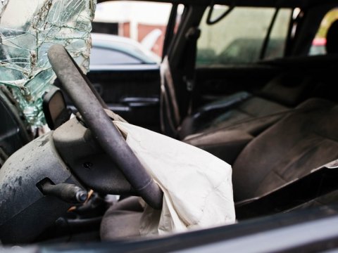 "Mercedes" aşdı, 17 yaşlı oğlan öldü