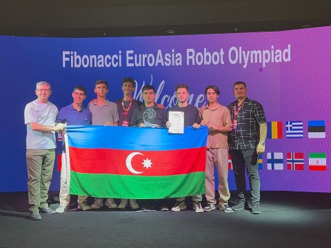 UNEC tələbəsinin komandası beynəlxalq olimpiadanın qalibi olub