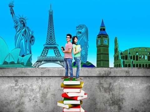 Təhsildə gizli təhlükə: “Şirkətlərin yalan vədləri sizi yoldan çıxarmasın”