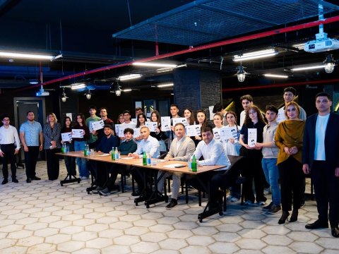 BMU-İNHA İDP tələbələrinin iştirak etdiyi robotik kodlama düşərgəsi yekunlaşıb