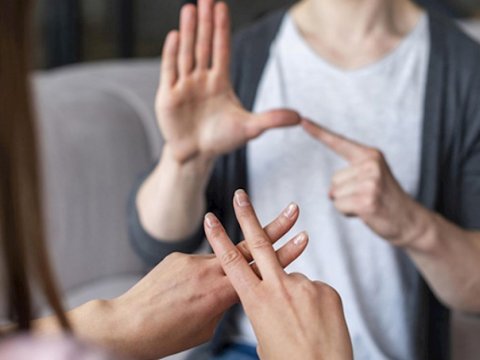 Televiziyalara yeni tələb: İşarət dilindən istifadə olunacaq