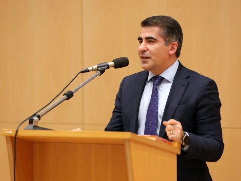 Elmi dərəcələrin verilmə mexanizmi dəyişdirilməlidir