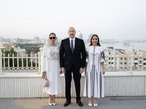 Prezidentlə ailə üzvləri "Gülüstan" sarayında -&nbsp;FOTO