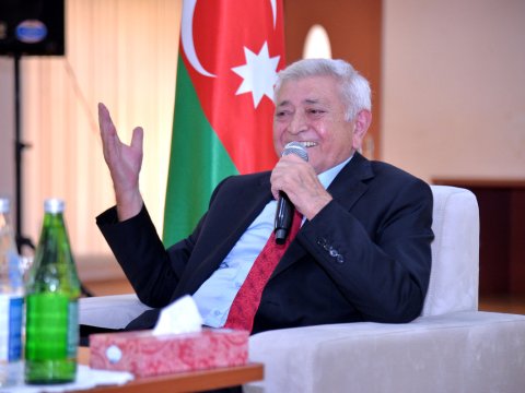 “İlk müəlimimin ana nəvazişini hələ də xatırlayıram”- millət vəkili Aqil Abbas