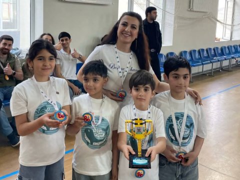 Gəncə məktəbliləri LEGO turnirində iki kubok qazandılar
