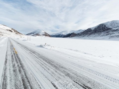 Bəzi yerlərə leysan və qar yağıb, Şahbuza dolu düşüb