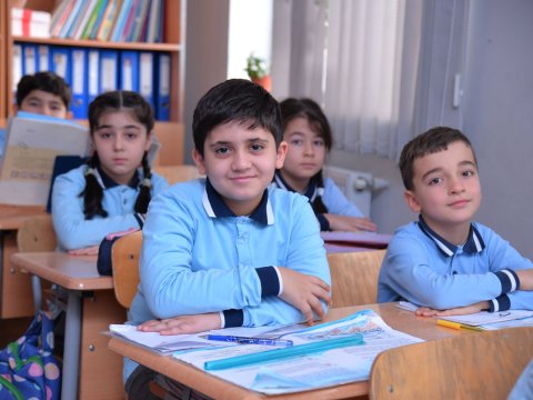 Paytaxtda 100 minə yaxın şagird monitorinqə cəlb olunacaq